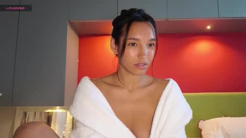 tia_j online show from 18, 9, 2025