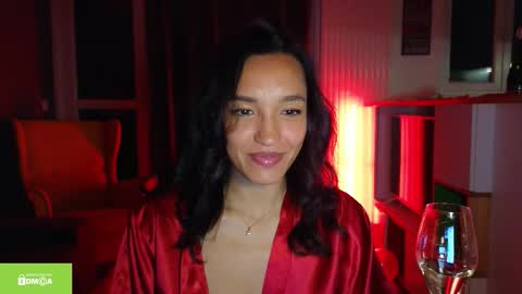 tia_j online show from 4, 10, 2025