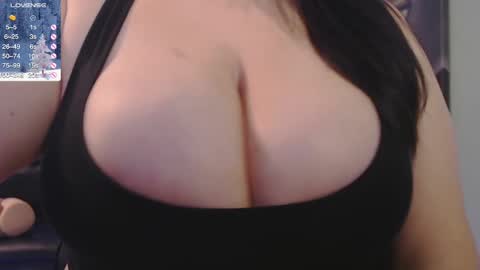 Tia Bella online show from 8, 1, 2025