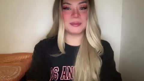 arianna tiara online show from 7, 1, 2026