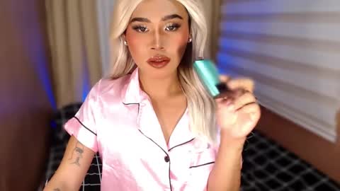 Snapshot of tiara_perezx chatting on 16, 10, 2025 Sam online show from 16, 10, 2025