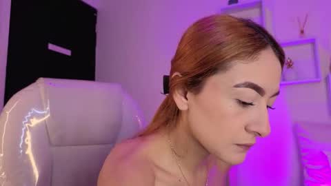 Snapshot of tiarha_ chatting on 30, 10, 2025 Tiarha online show from 30, 10, 2025