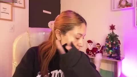 Snapshot of tiarha_ chatting on 5, 12, 2025 Tiarha online show from 5, 12, 2025