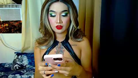 tiarrafoxs online show from 5, 1, 2025