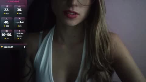 Snapshot of tifanny_a chatting on 4, 11, 2025 Tifanny online show from 4, 11, 2025