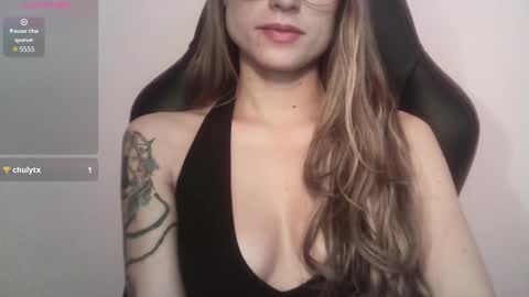 Snapshot of tifanny_a chatting on 12, 11, 2025 Tifanny online show from 12, 11, 2025