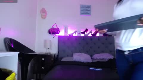 Snapshot of tifanny_nails chatting on 24, 2, 2025 Tifanny Nails online show from 24, 2, 2025