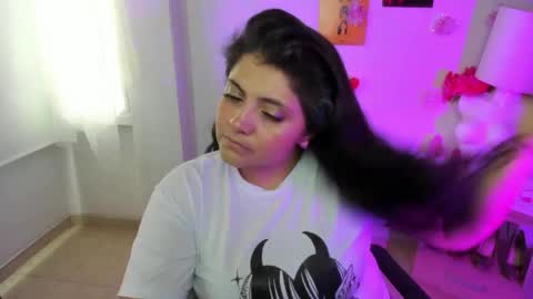 Tiff Luxx online show from 10, 4, 2026