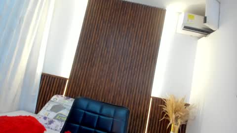 Tiffany online show from 24, 1, 2025