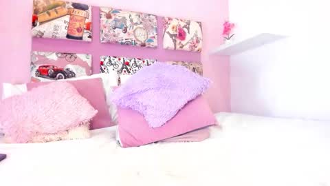 Tiffanny online show from 14, 9, 2025