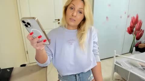 Snapshot of tiffany0 chatting on 12, 2, 2026 Tiffany your girl next door online show from 12, 2, 2026