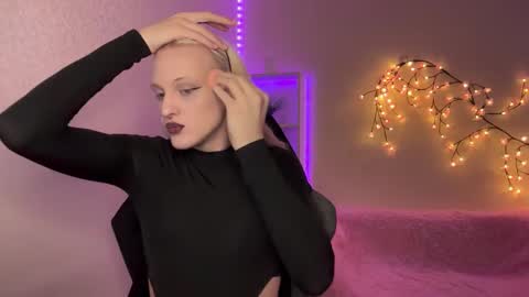 Amira online show from 19, 11, 2025