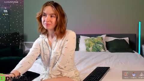 Snapshot of tiffany_roy chatting on 21, 1, 2025 tiffany_roy online show from 21, 1, 2025