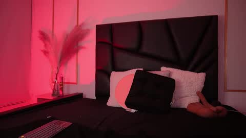 tiffany_sander online show from 16, 12, 2025