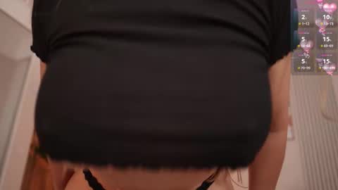 Snapshot of tiffany_sims chatting on 19, 10, 2025 Tiffany online show from 19, 10, 2025