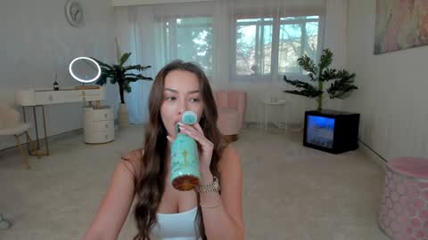 Tiffany Houston online show from 9, 1, 2025