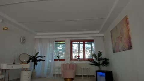 Tiffany Houston online show from 17, 1, 2025