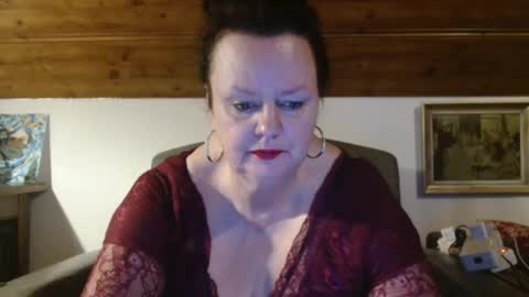 TiffanyMature online show from 12, 1, 2026