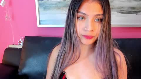 Stefany Suarez online show from 7, 1, 2025