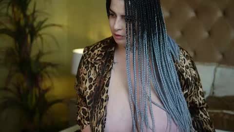 Snapshot of tiffanytrinity chatting on 5, 10, 2025 Tiffany online show from 5, 10, 2025