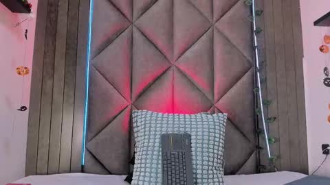 Tiffany  online show from 25, 10, 2025