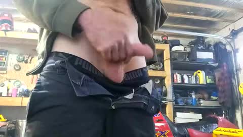 Snapshot of tigars36 chatting on 17, 12, 2025 Tigars36 online show from 17, 12, 2025