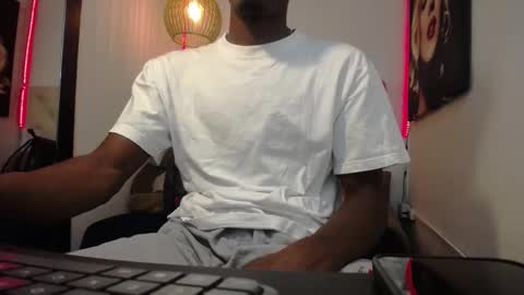 Snapshot of tigga_sall chatting on 12, 9, 2025 Tigga Sall online show from 12, 9, 2025