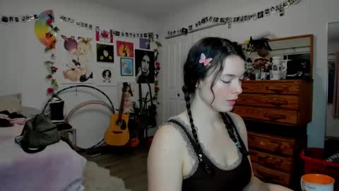 Snapshot of tiggerrosey chatting on 2, 1, 2025   All my Links online show from 2, 1, 2025