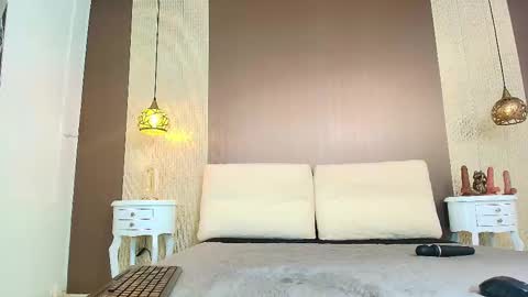 T I F F A N Y online show from 18, 12, 2025