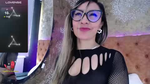 TILA TEQUILA online show from 20, 12, 2024