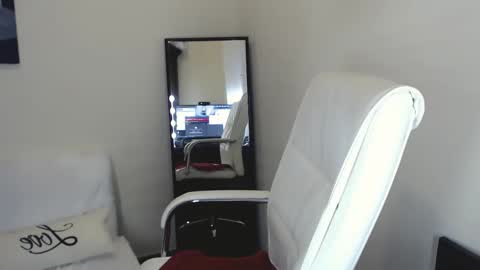 Tilly online show from 3, 1, 2025