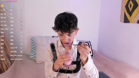 Timothy 21 years old online show from 20, 12, 2024