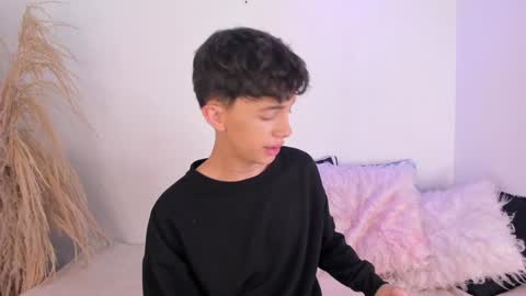Timothy 21 years old online show from 21, 12, 2024
