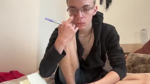 Snapshot of timveret chatting on 8, 12, 2024 Wizard online show from 8, 12, 2024