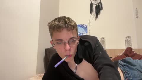 Snapshot of timveret chatting on 9, 12, 2024 Wizard online show from 9, 12, 2024