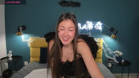 Tina  online show from 25, 10, 2025