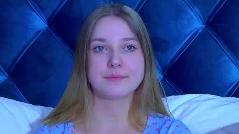 Snapshot of tinaburton chatting on 5, 3, 2026 TinaBurton online show from 5, 3, 2026