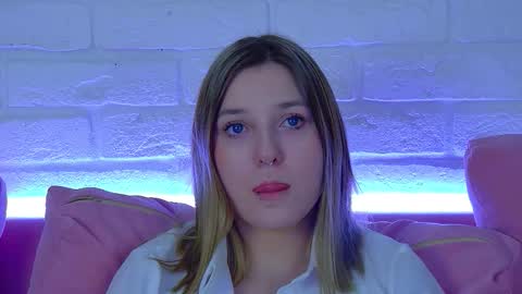 Snapshot of tinaburton chatting on 9, 3, 2026 TinaBurton online show from 9, 3, 2026