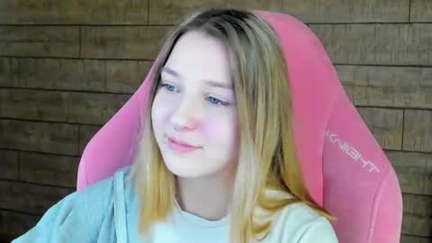 Snapshot of tinaburton chatting on 15, 3, 2026 TinaBurton online show from 15, 3, 2026