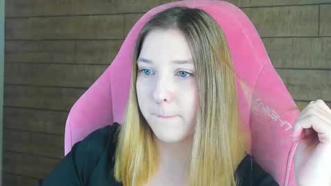 Snapshot of tinaburton chatting on 18, 3, 2026 TinaBurton online show from 18, 3, 2026