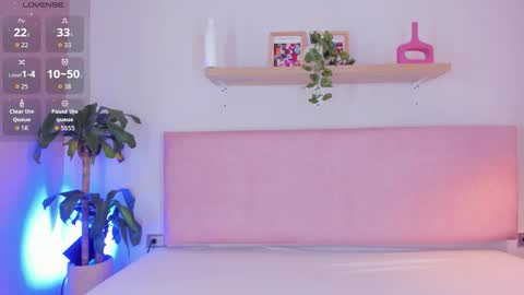 Snapshot of tinacurly chatting on 10, 11, 2025 Tina online show from 10, 11, 2025