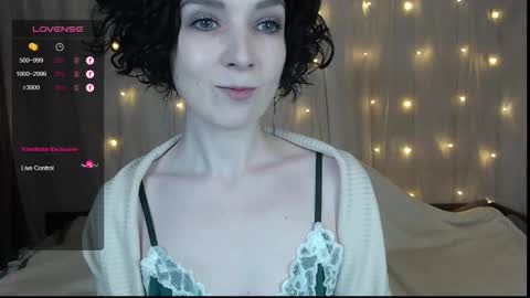 Snapshot of tinawincee chatting on 16, 12, 2024 Tina online show from 16, 12, 2024