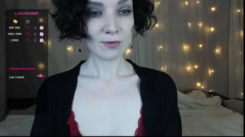 Snapshot of tinawincee chatting on 2, 1, 2025 Tina online show from 2, 1, 2025