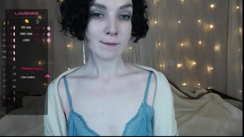Snapshot of tinawincee chatting on 5, 1, 2025 Tina online show from 5, 1, 2025