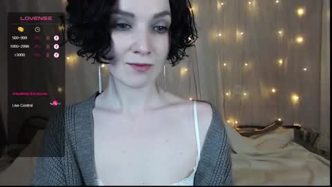 Snapshot of tinawincee chatting on 12, 1, 2025 Tina online show from 12, 1, 2025