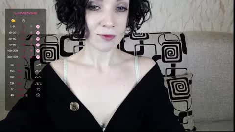 Snapshot of tinawincee chatting on 2, 2, 2025 Tina online show from 2, 2, 2025