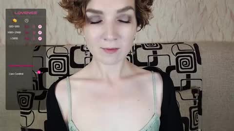 Snapshot of tinawincee chatting on 11, 9, 2025 Tina online show from 11, 9, 2025