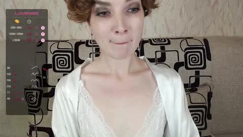 Snapshot of tinawincee chatting on 12, 9, 2025 Tina online show from 12, 9, 2025