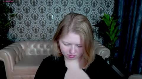 TinkerrBelll online show from 24, 9, 2025