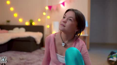 Lyssa     online show from 2, 12, 2024